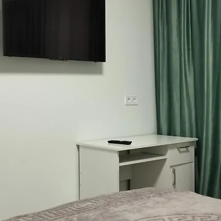 24 на 24, 2 спальни - аэропорт Apartment
